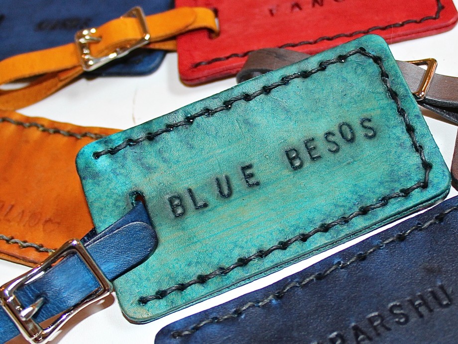 Blue Besos luggage tag